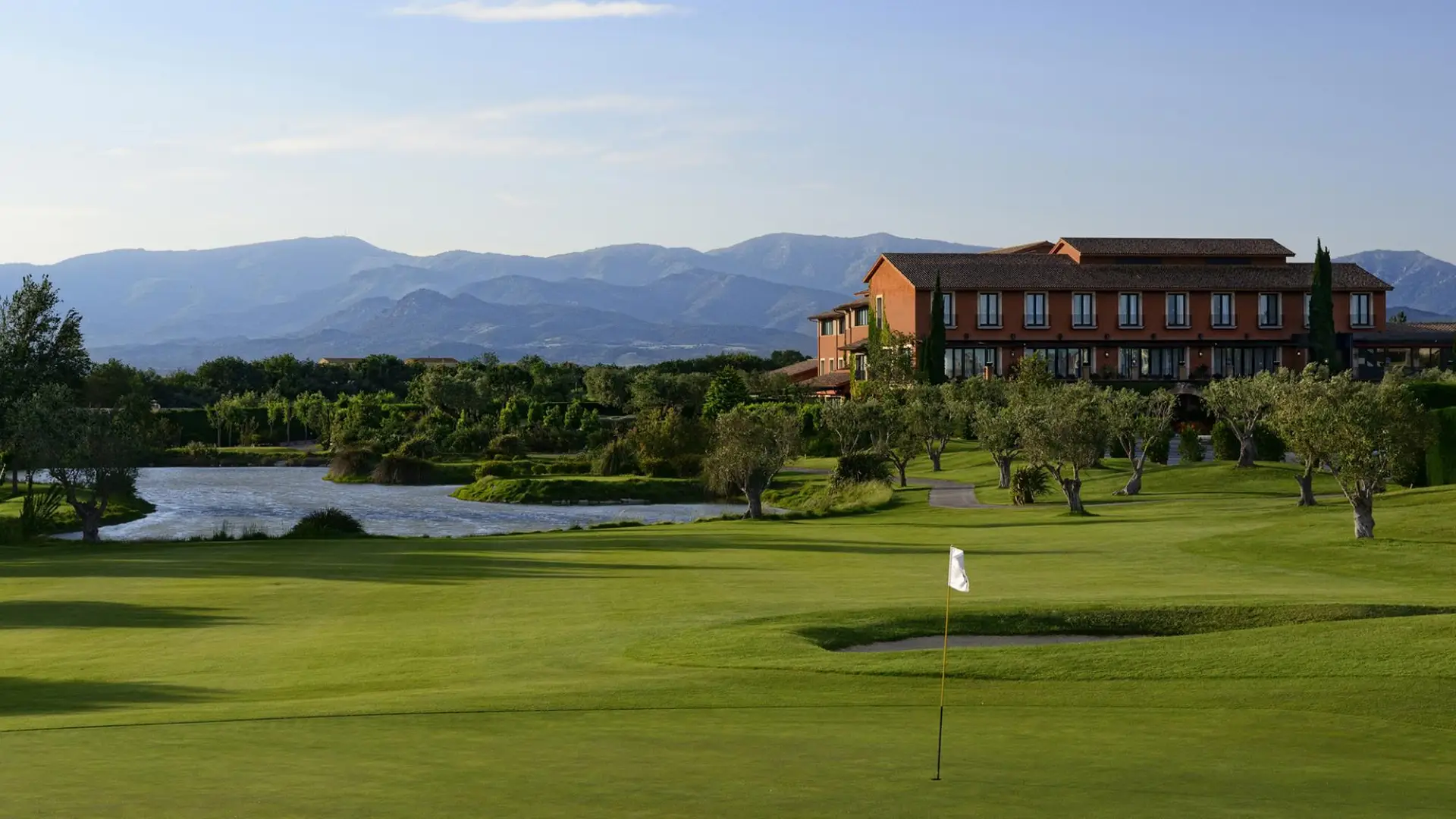 Golf / Ski / Padel / VTT & Randonnées dans le Roussillon
