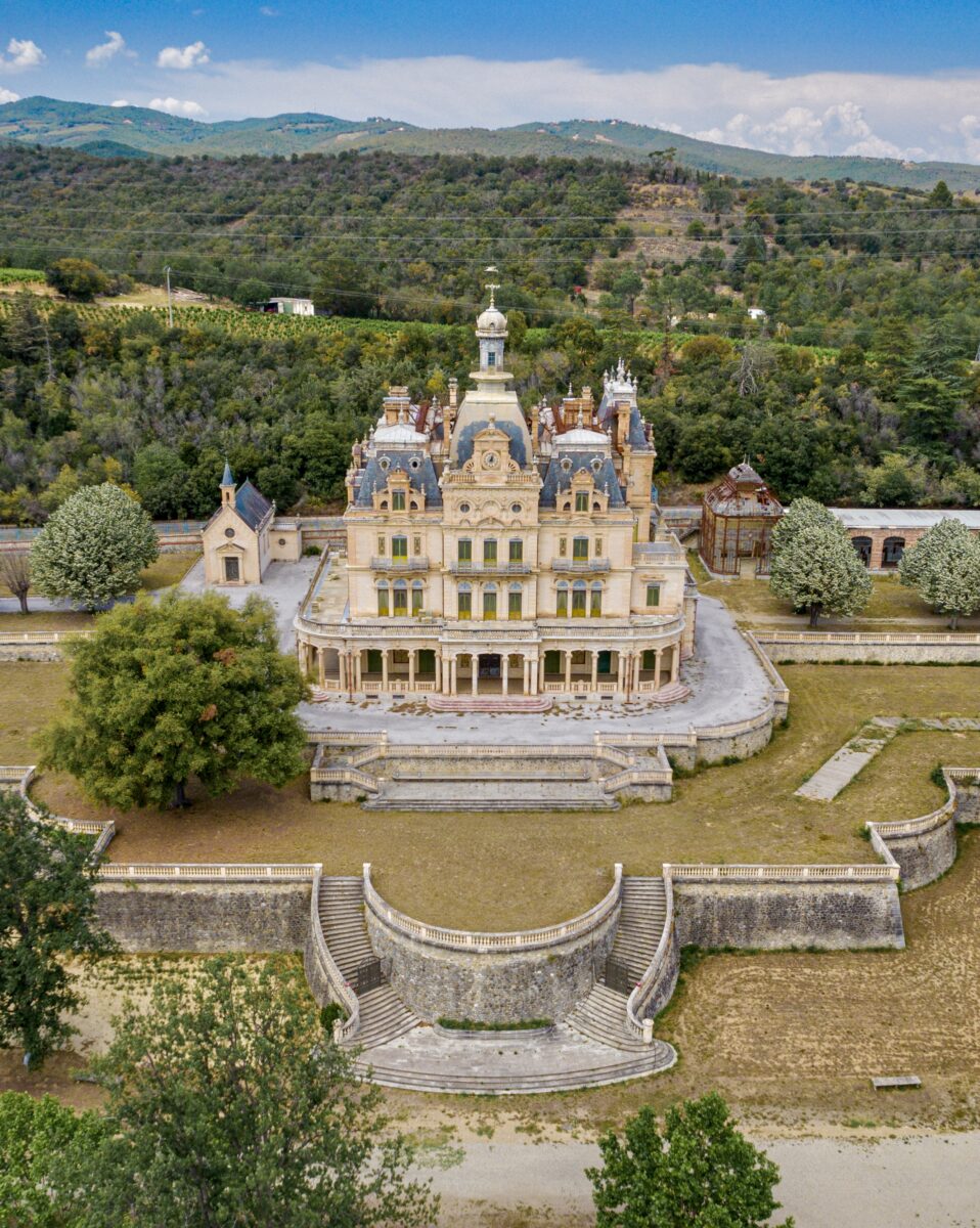 Vue aérienne du Château d’Aubiry à Céret, façade Belle Époque